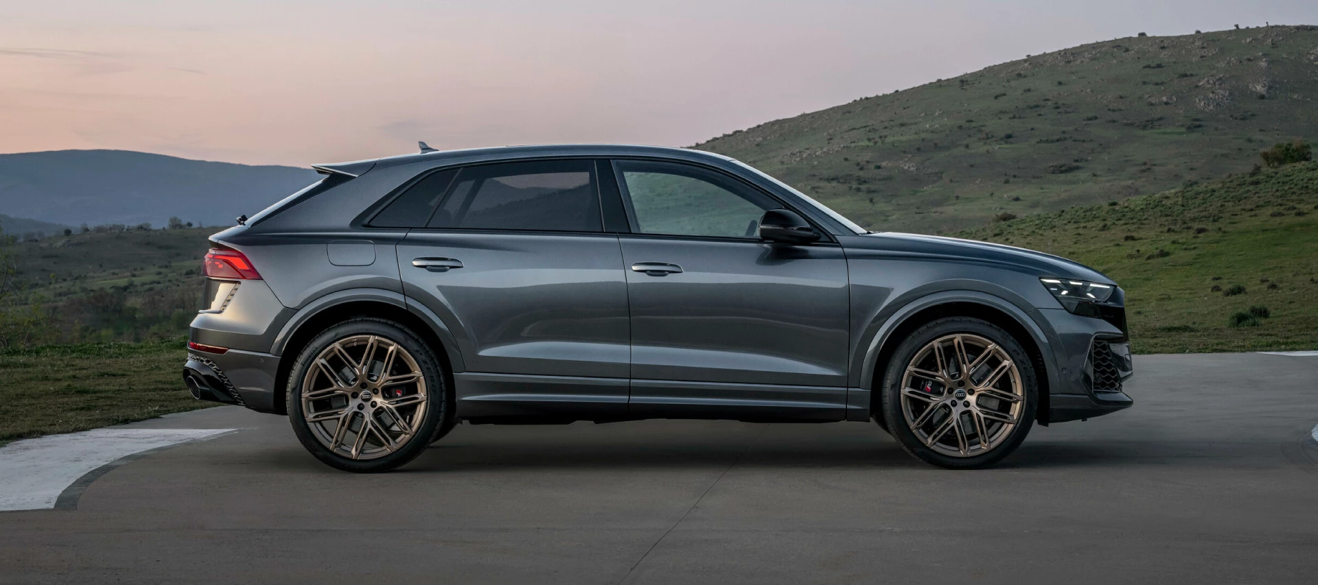 Audi Rsq 8