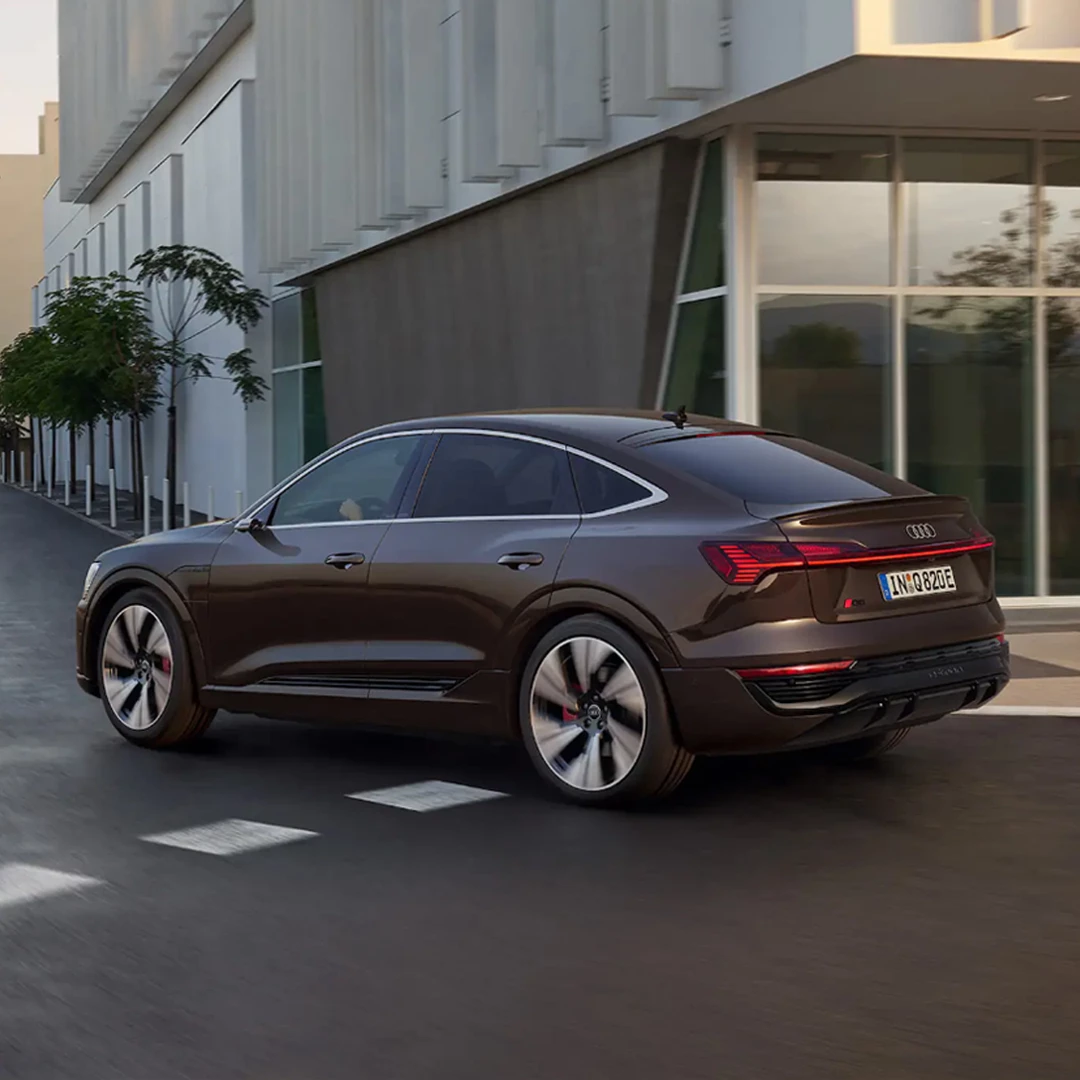 Foto Q8 Sportback E Tron 01