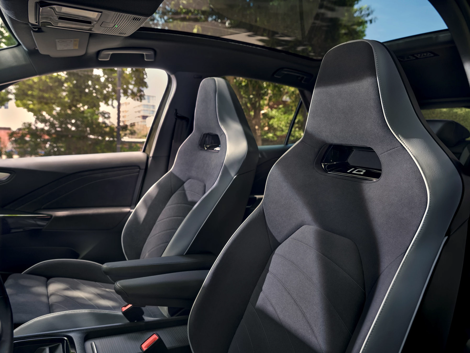 DB2023AU00156 Medium